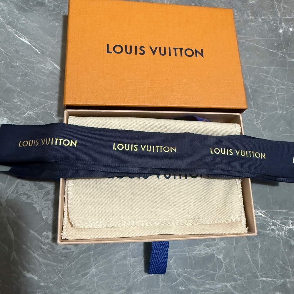 SET Louis Vuitton Box and dust bag with Xmas 🎄 limited edition Ribbon